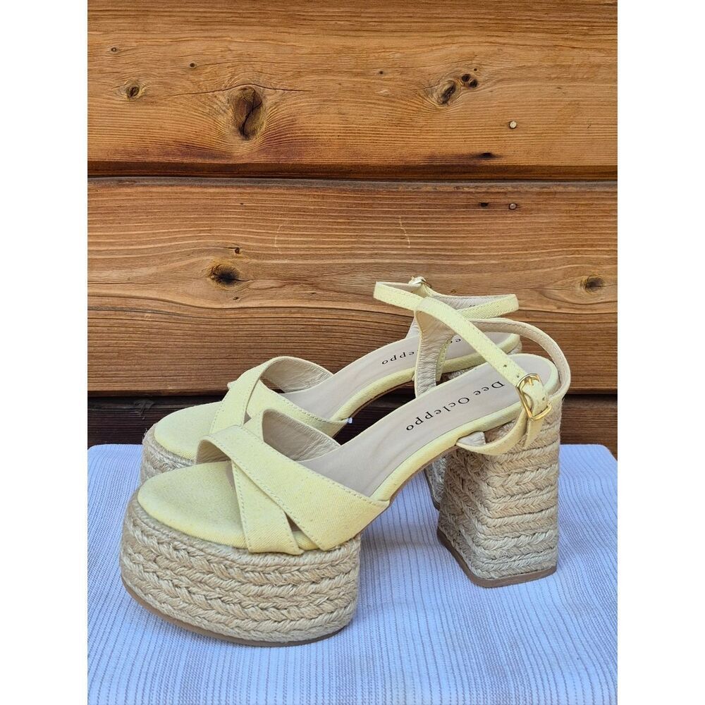 NWOB Dee Ocleppo Yelliw Platform Sandals 7